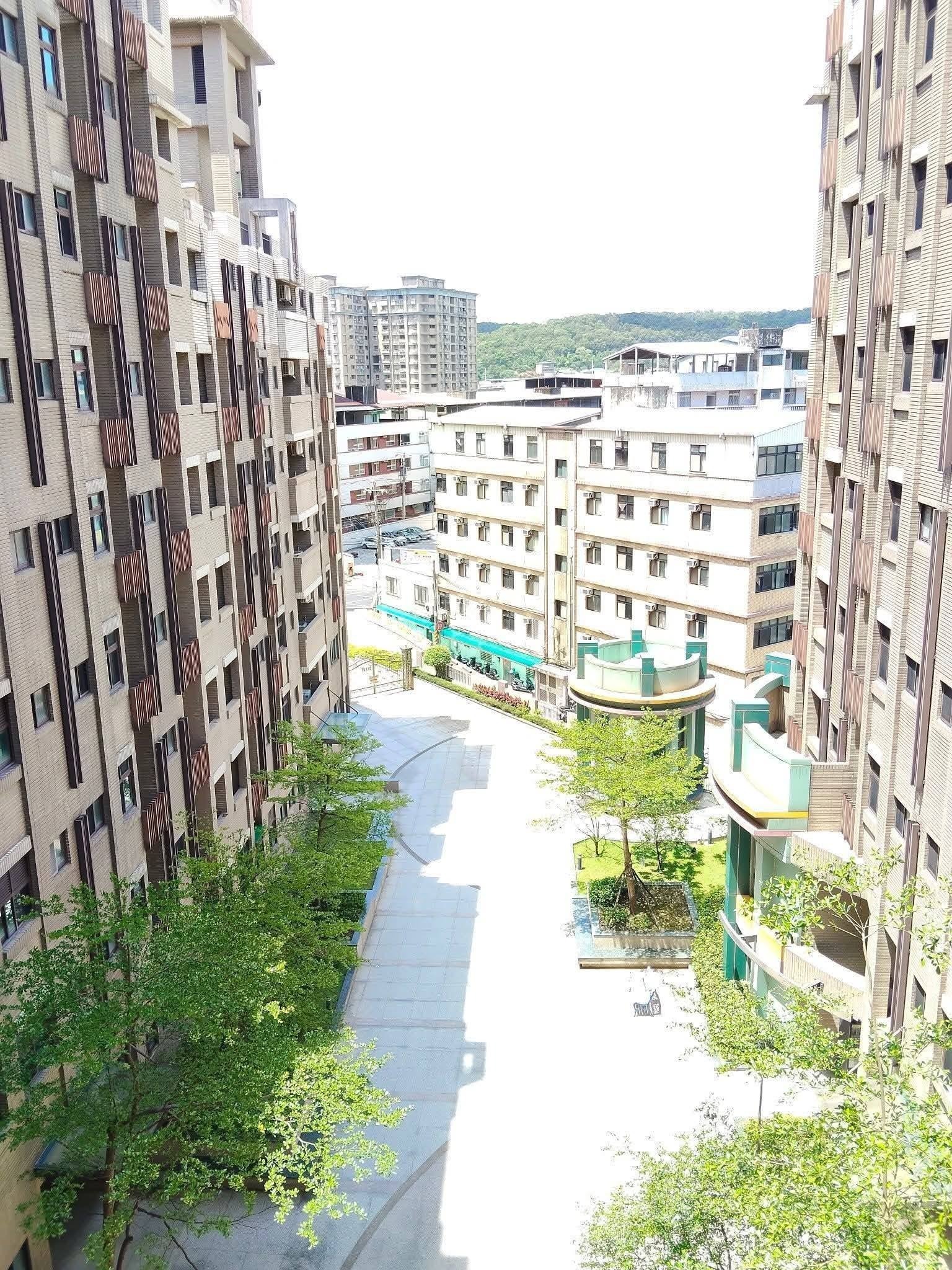 淡江大學 大富翁 D248房  兩張單人床/浴室在外有對外窗/八月一日起租/可雙租補 - 2
