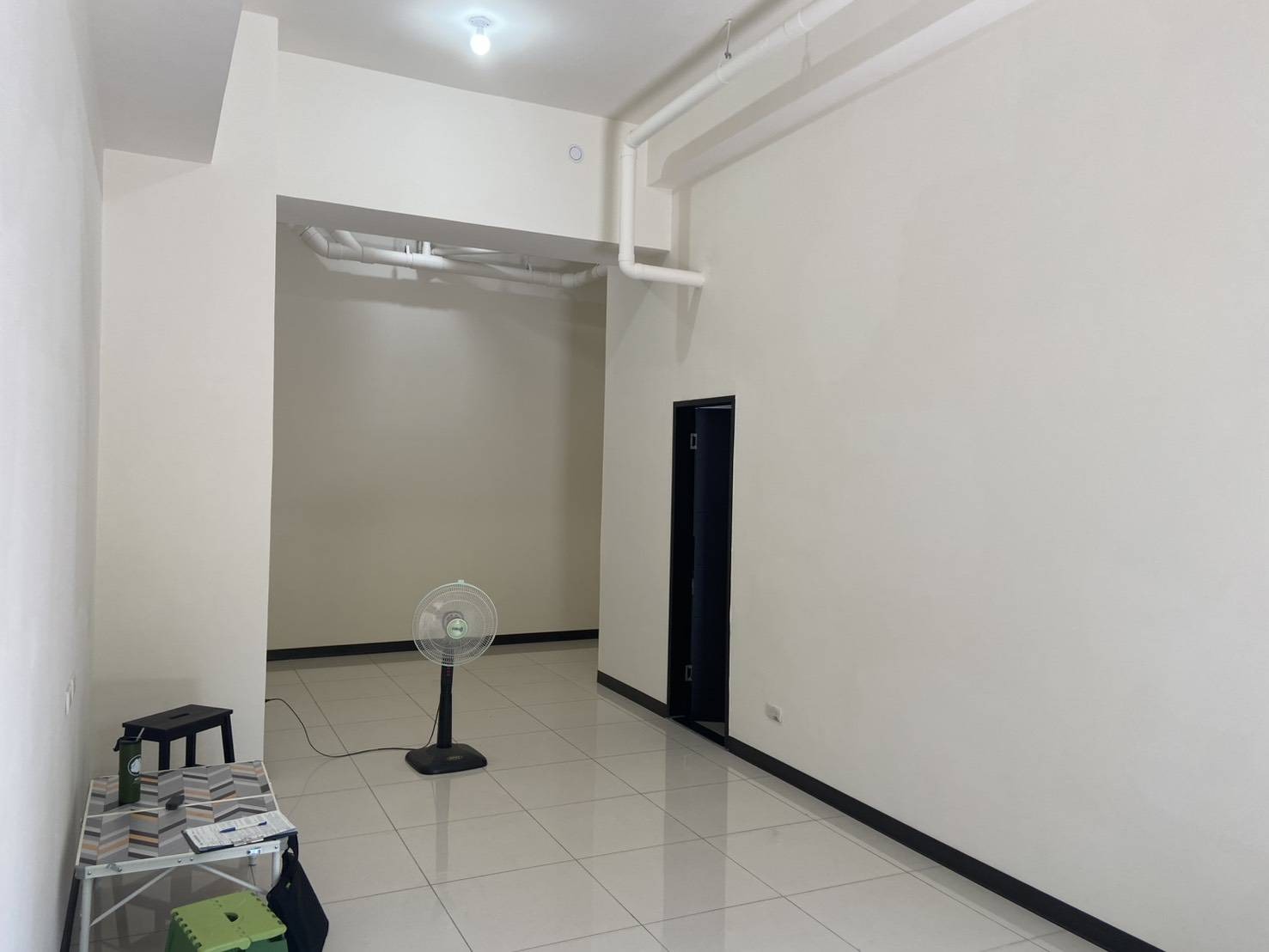五股區成泰路黃金雙層 一樓當店面/二樓當住家 - 2