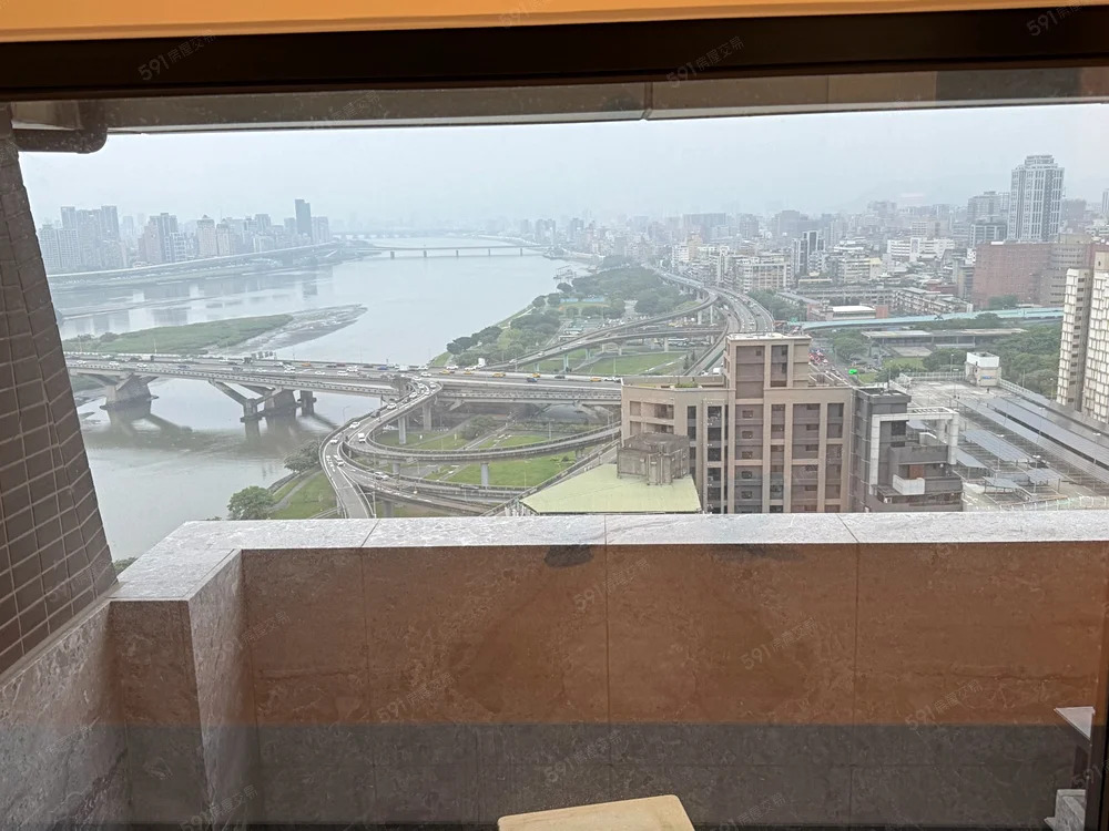 岳泰豐鼎 無敵河景樓中樓 西門捷運站 - 1