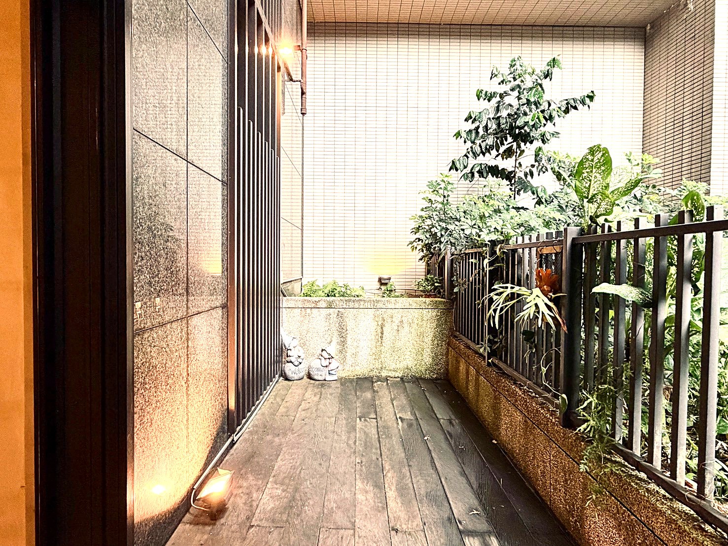 可租補報稅｜新店區公所站7分 6米挑高樓中樓 36,000｜溫水泳池・三樓空中花園・5.5坪前院 - 12