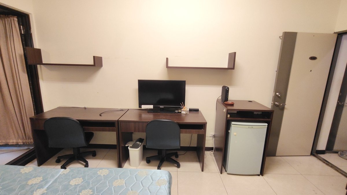 淡江大學 大富翁 D248房  兩張單人床/浴室在外有對外窗/八月一日起租/可雙租補