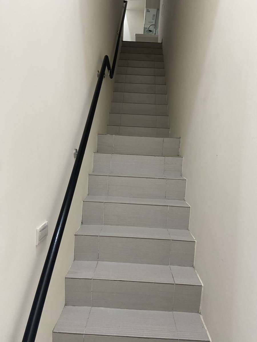 五股區成泰路黃金雙層 一樓當店面/二樓當住家